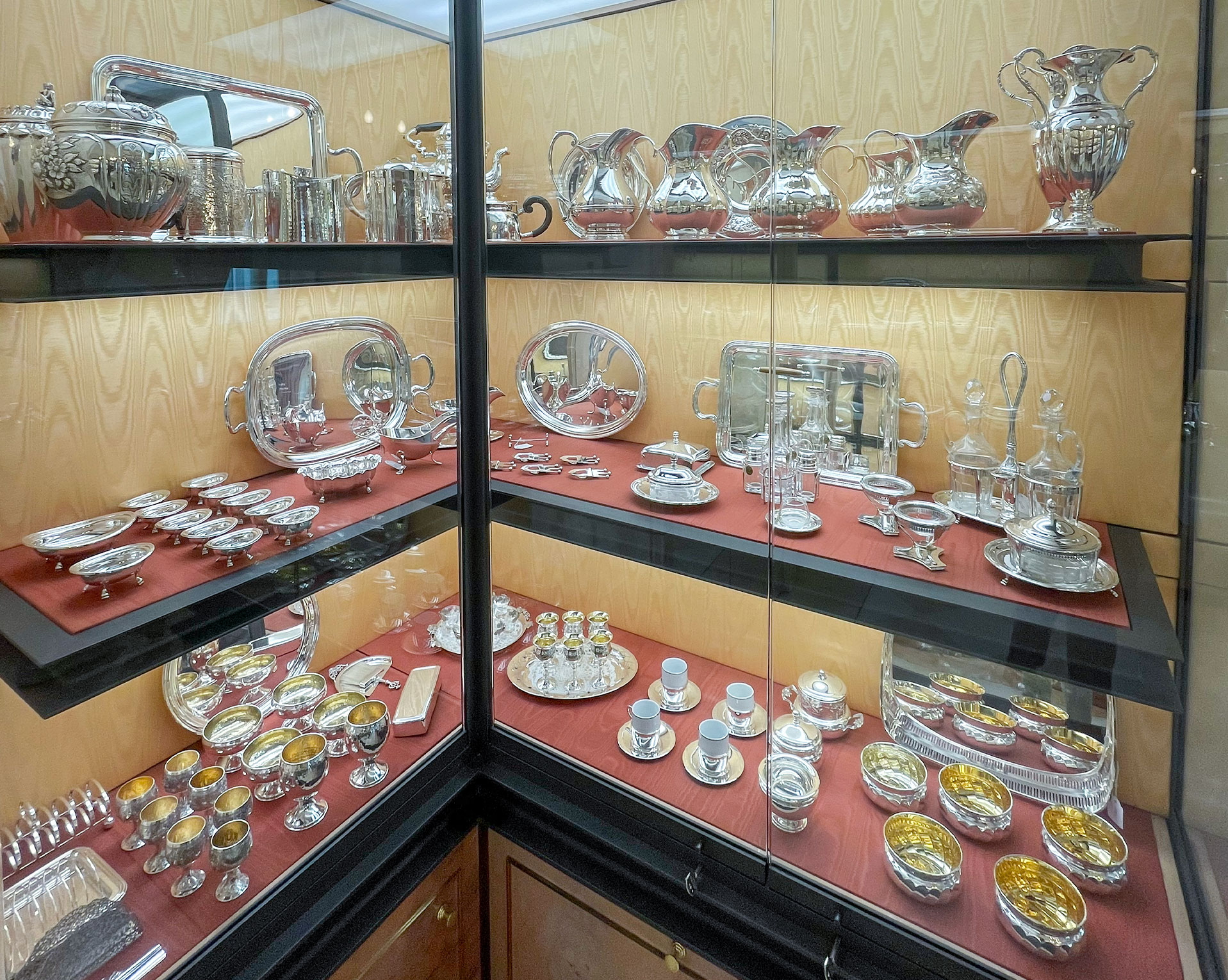 6_Boutique_460X367